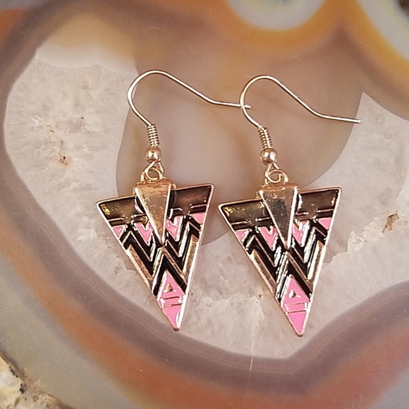Vintage Jewelry - Southwestern style gold toned earrings GUC